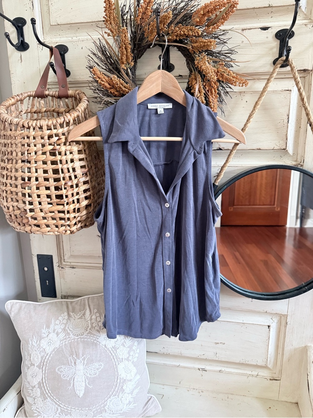 Green Envelope Sleeveless Button-Down Top in Slate